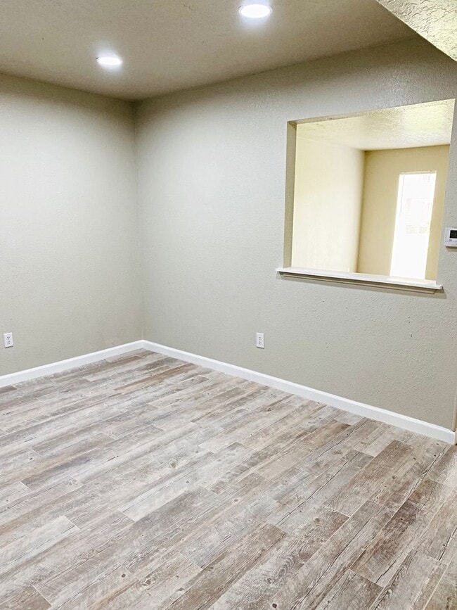 Photo - 2700 N 16th St
