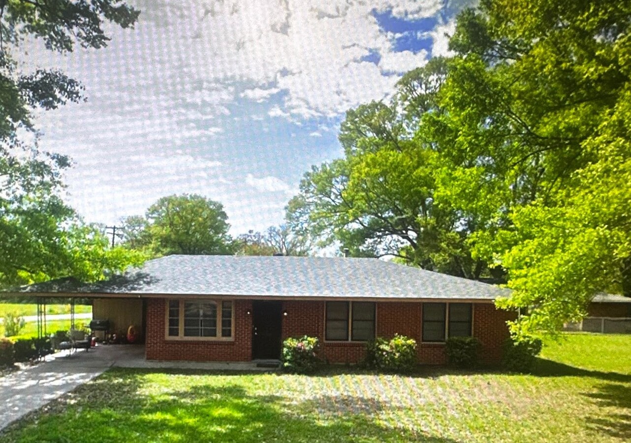 Photo - 103 Alexander Dr