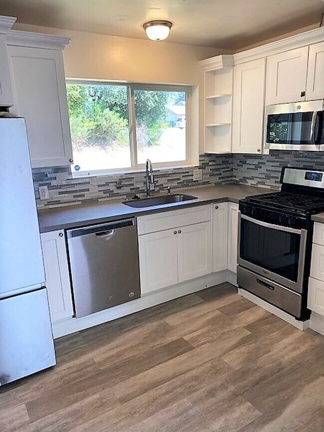 Photo - Spacious Home in Shasta Lake City!!