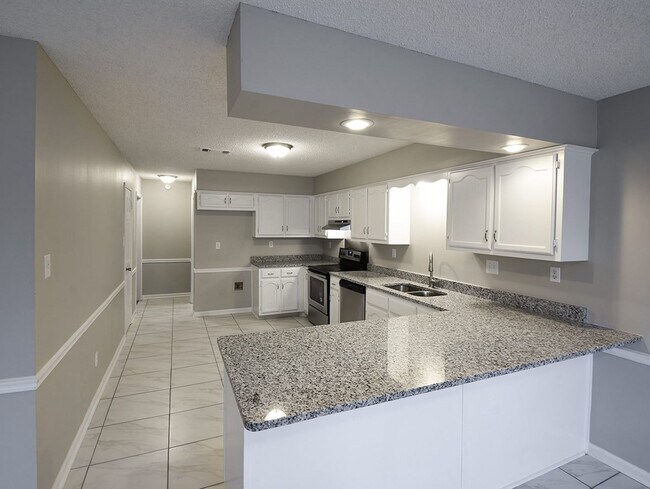 Photo - 4 bed, 2.5 bath home with great curb appeal near 385.