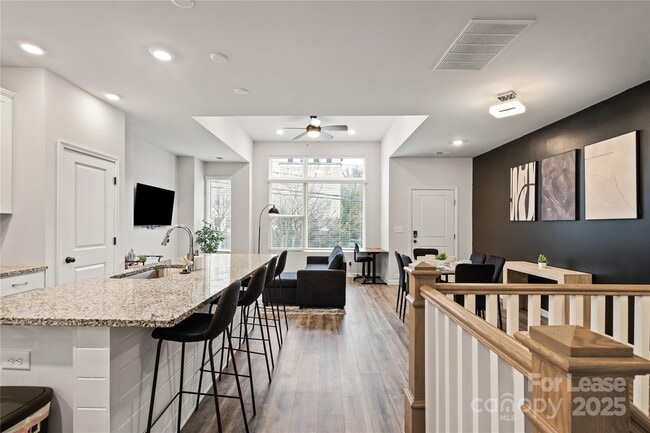 Photo - 2037 Statesville Ave