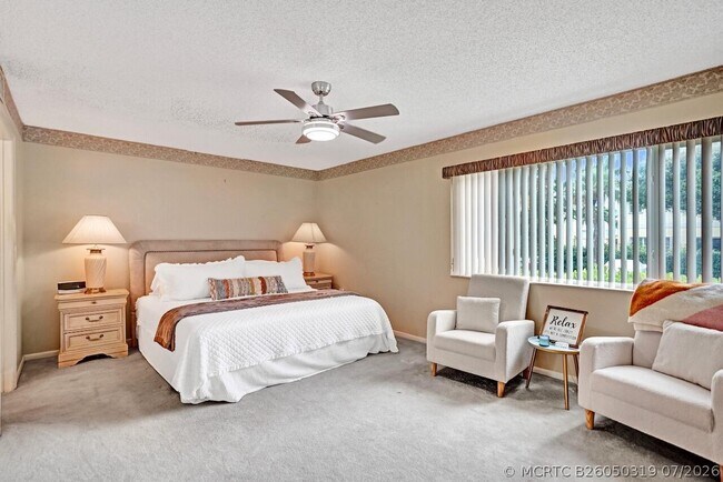 Photo - 107 Half Moon Cir Unit H1