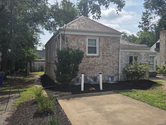 Photo - 7307 Dickinson Ave