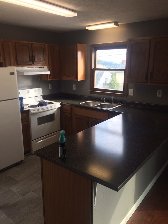306 /308 Grant Ave