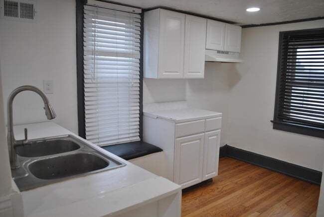 Photo - 3711 Broadway