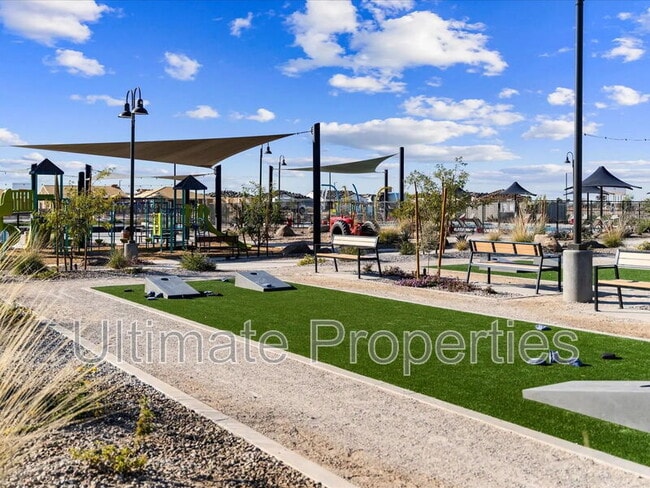 Photo - 17866 W Washington St