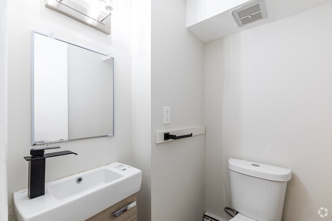 5BR, 1BA - Bathroom