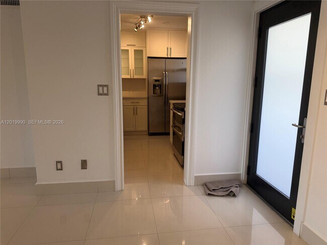 6855 Edgewater Dr Unit 3DN