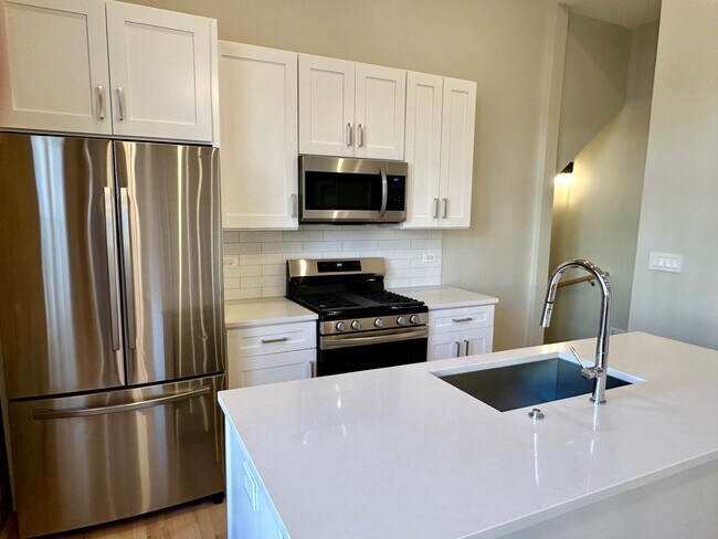 Photo - 2649 W Cortland St Unidad 1