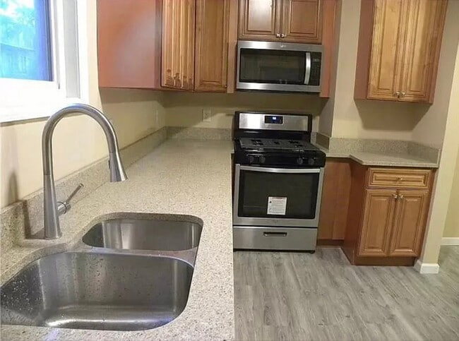 Photo - 2038 Watson St