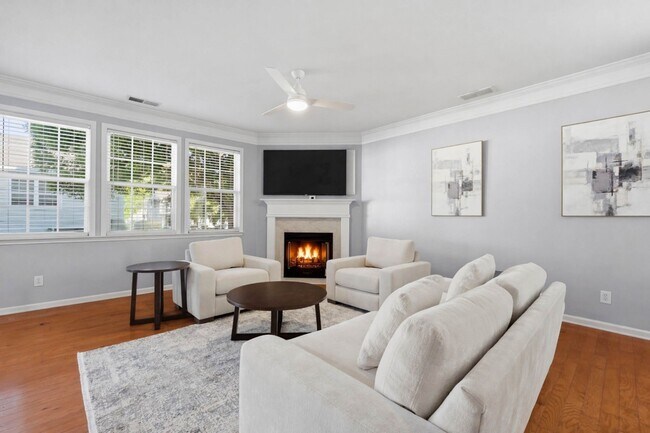 Photo - 605 Lofty Ln