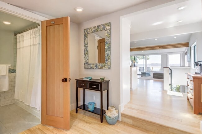 Photo - 8232 SW Hawthorne Ln