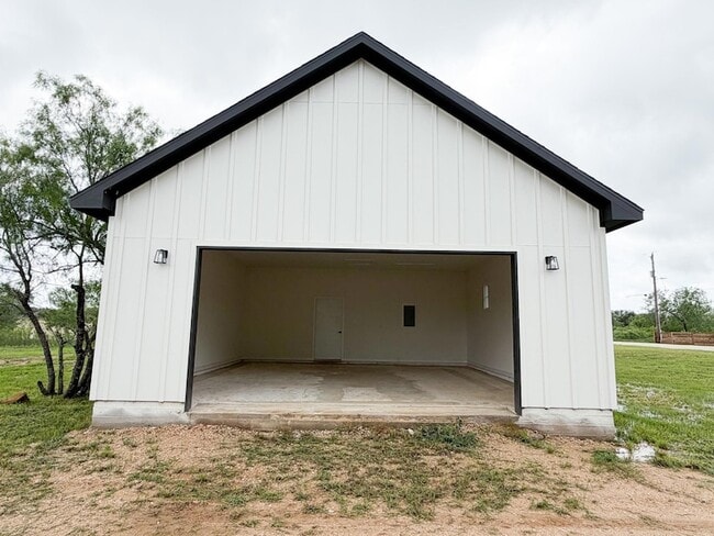 Photo - 138 Blushing Dr