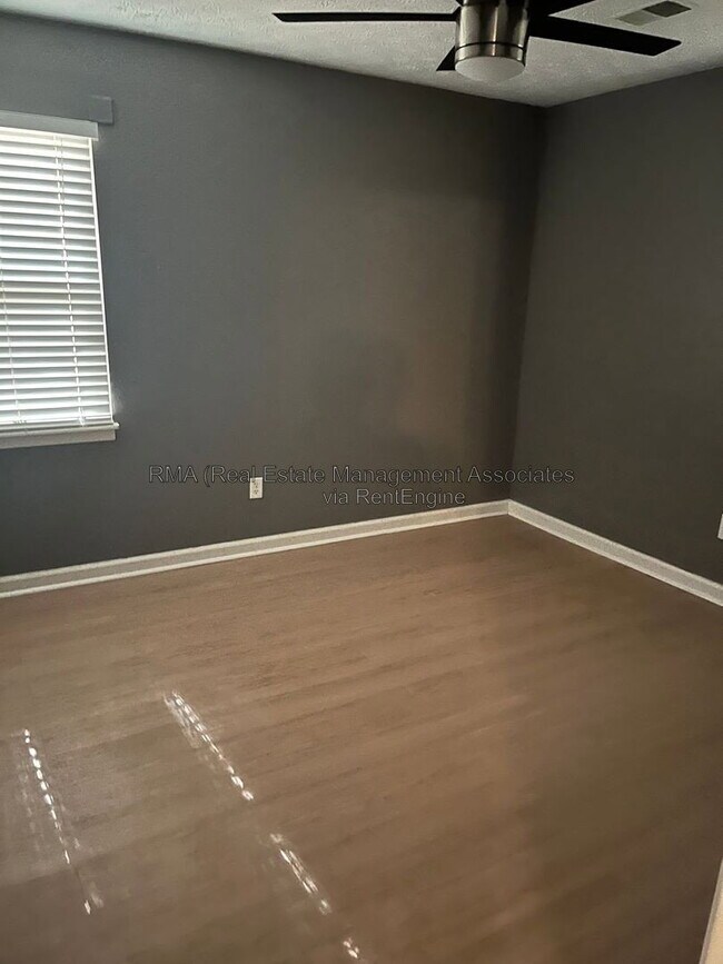 Photo - 121 Hill Pine Trail Unidad A
