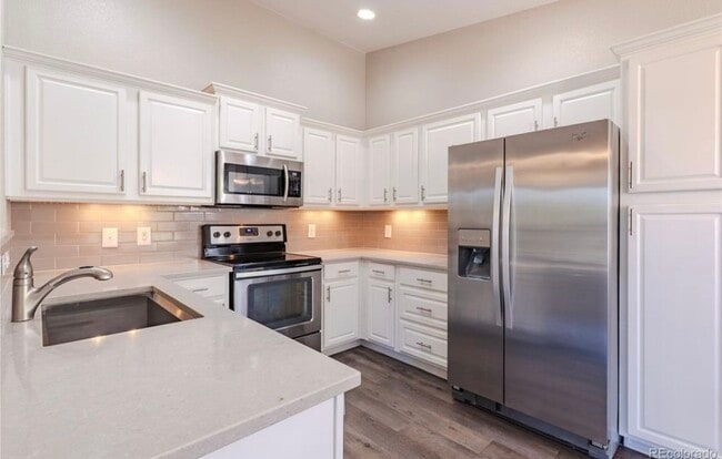 Building Photo - 10030 E Carolina Dr Unit 201 Rental
