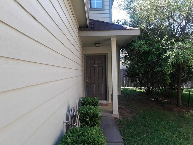 Photo - 111 Gallery Cove Ct