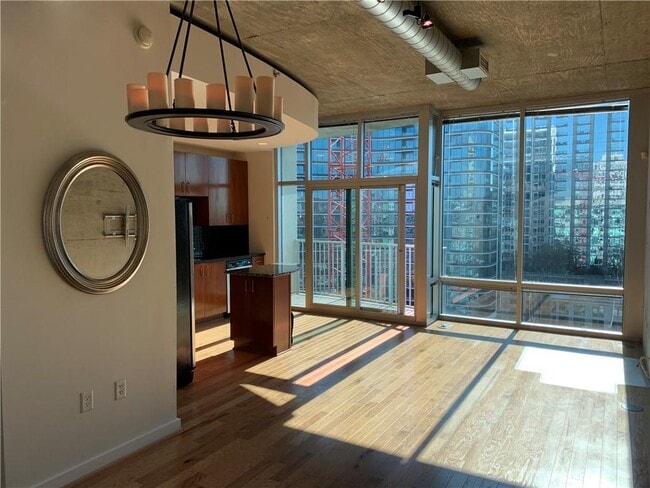 Photo - 923 Peachtree St NE Unit 1927