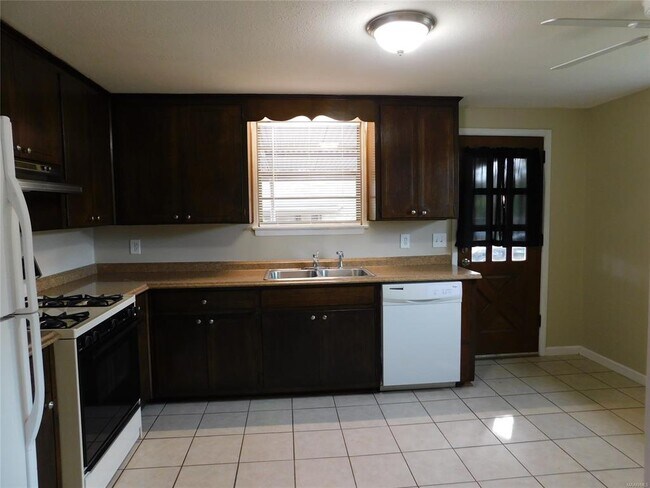 Photo - 232 Camellia Dr