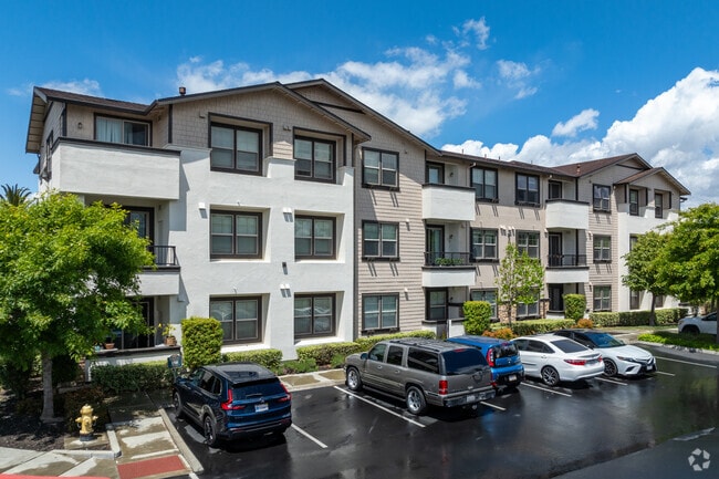 Building Photo - Alexander Crossing Rental