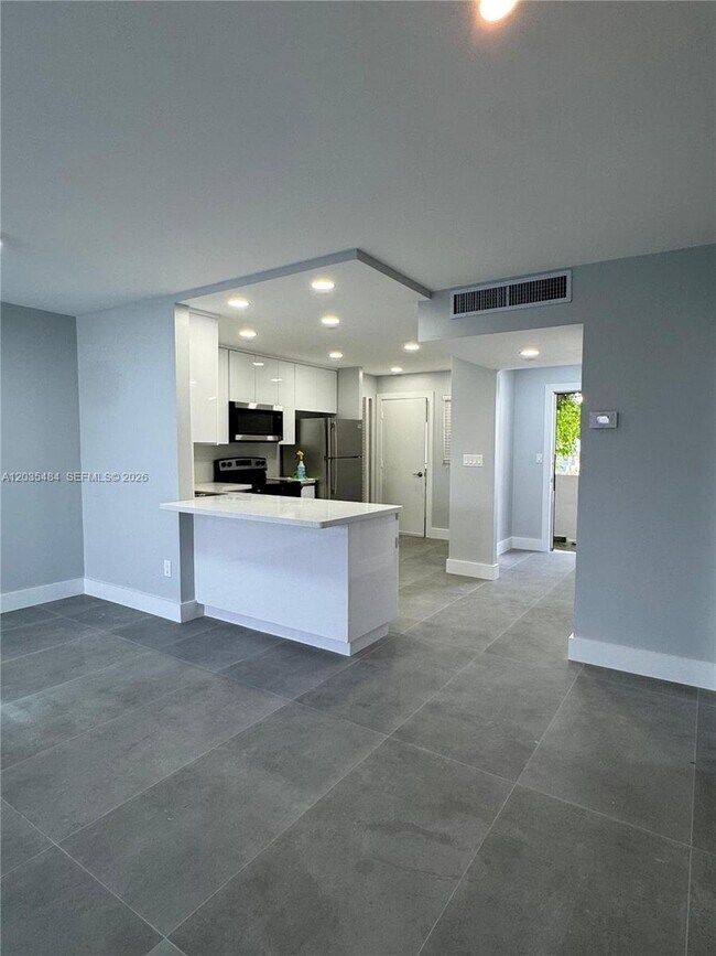1680 NE 191st St Unit 310-2