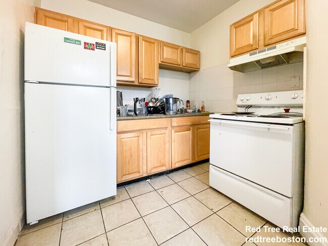 Photo - 240 Kelton St Unidad 16