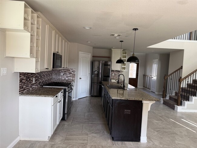 Photo - 4002 Spurwing Ln