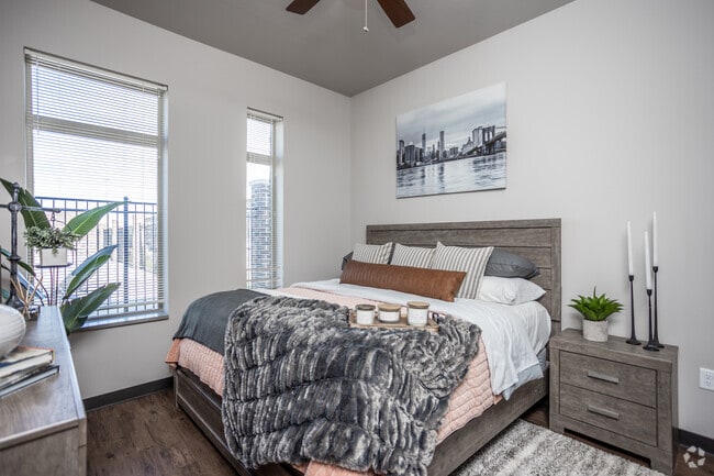 1BR, 1BA - 679 SF