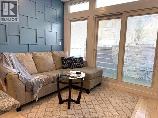 Photo - 477 Pelissier St Unit 3