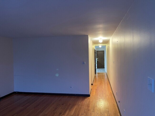 Photo - 1912 W State St