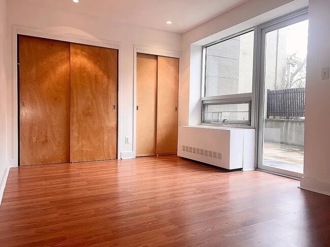 308 Eckford St Unit 2E