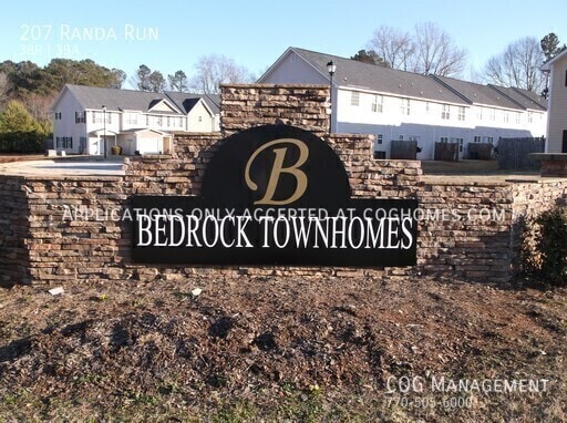 Building Photo - 207 Randa Run