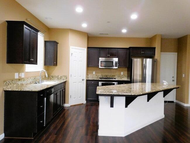 Photo - 3098 Wrenwood Ave
