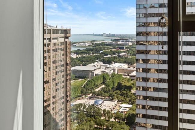 Photo - 64 E Lake St