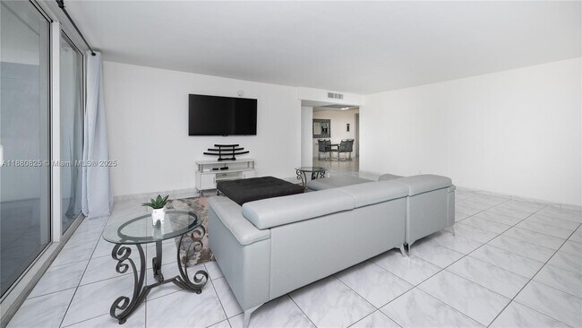 Photo - 2030 S Ocean Dr Unidad 227