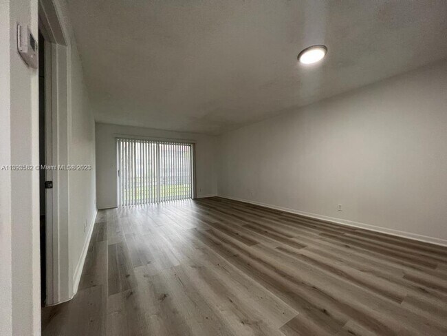 Photo - 3541 Inverrary Dr Unit 205