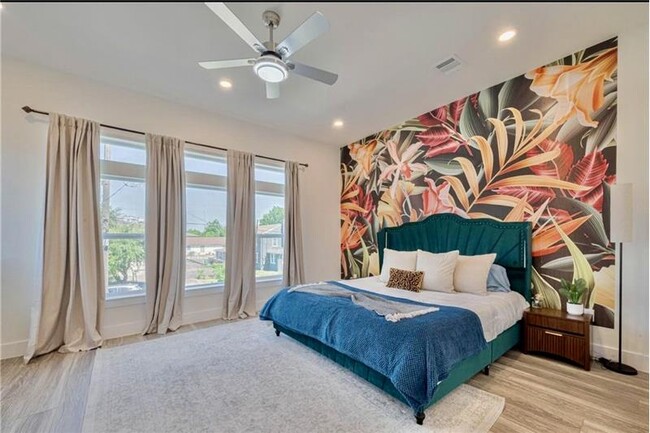 Photo - 2909 Nagle St