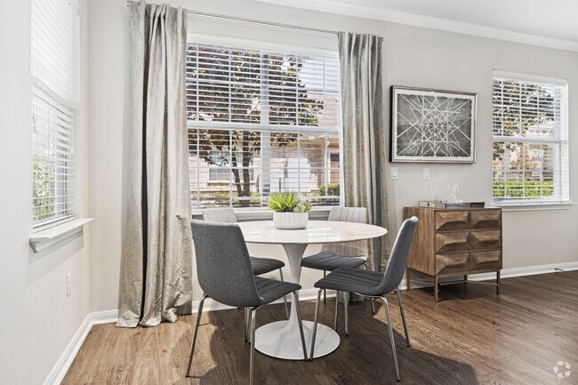 2BR, 2BA - 1,257SF - Dining Area - The Brodie at Cinco Ranch