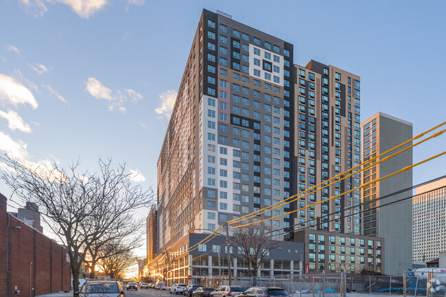 Building Photo - Hillside Tower Rental