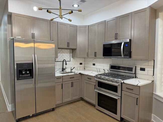 1911 S Ridgeway Ave Unidad 1F