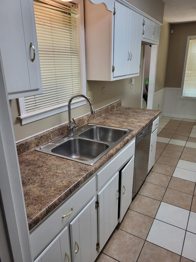 Photo - 4136 Raintree Cove