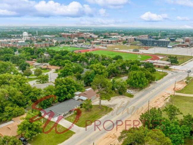 Photo - 3 Bed / 2 Bath House Steps from TSU Memorial Stadium — Perfect for Roommates!