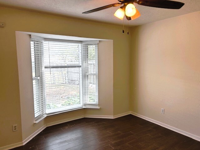 Photo - 2901 Crane Dr