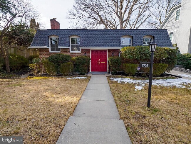 2702 Navarre Dr