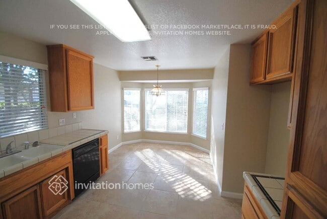 Photo - 4856 Clydebank Way