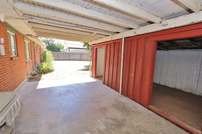 Photo - 4011 W Greenbrier Dr