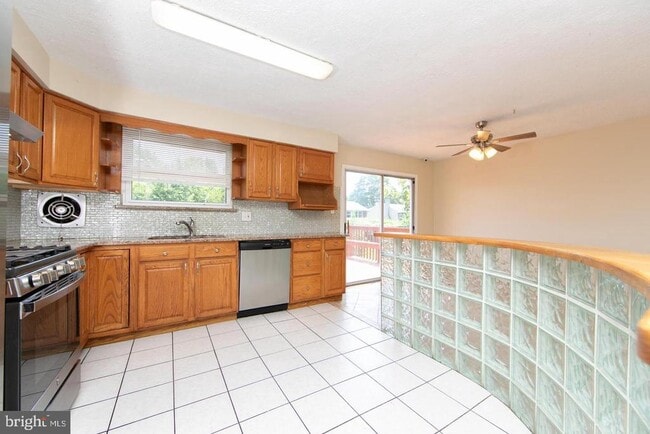 Photo - 15 Knollwood Dr