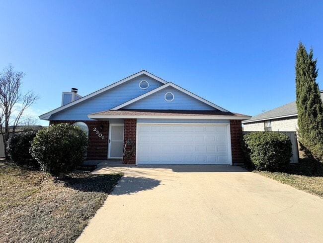 Building Photo - 2301 Dickens Dr