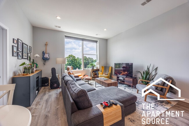 Photo - 2247 W Lawrence Ave Unit 205