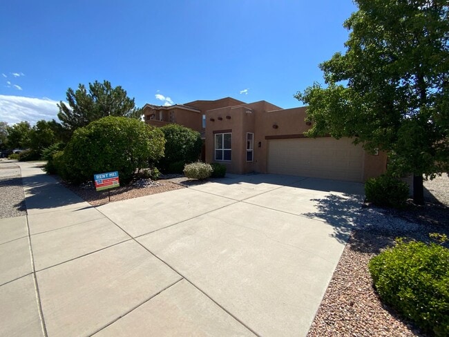 3 Bedroom Single Story Home Available Near... - 3 Bedroom Single Story Home Available Near...