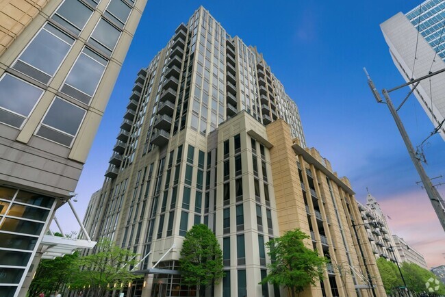 Building Photo - 720 N Larrabee St Unit 1609 Rental